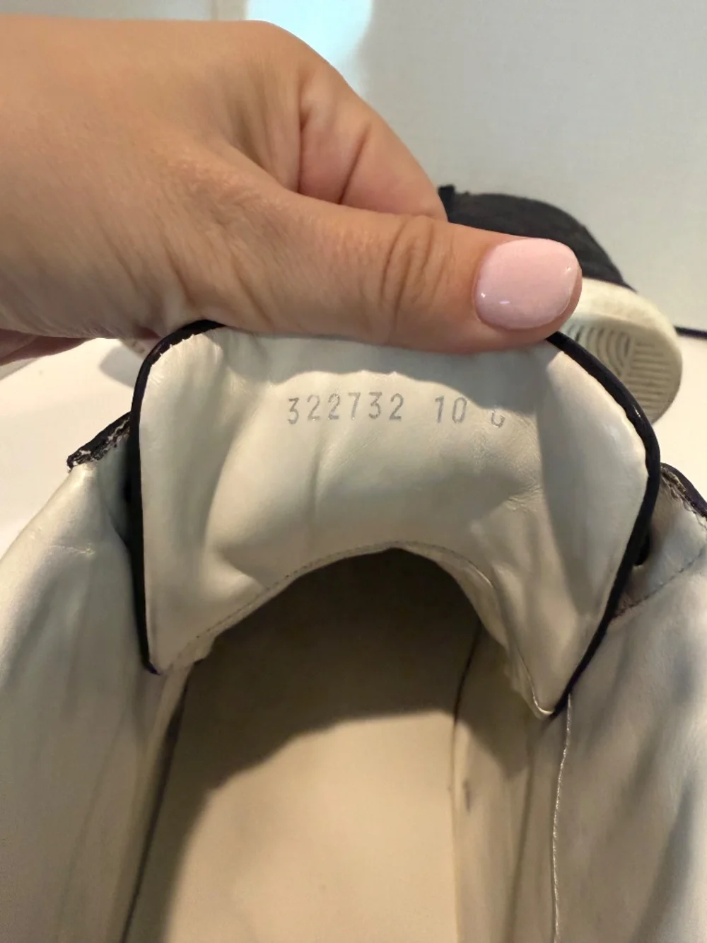 GUCCI Signature Hi Top Sneakers Black Leather 10 US